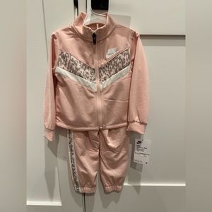 Nike two piece set for toddler girls size 24mo